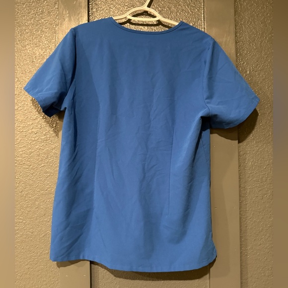NWOT Figs Royal Blue Scrub Top Size Large - Picture 2 of 3